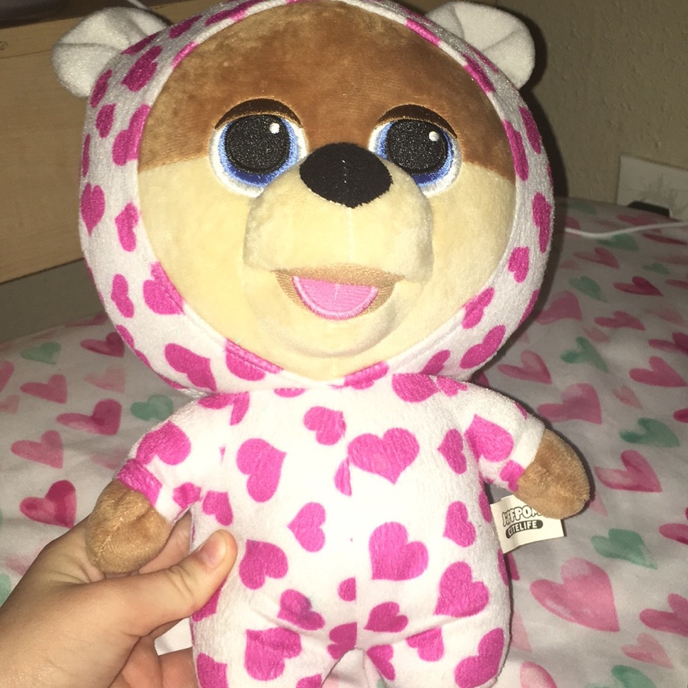 A jiffpom cutelife plush
